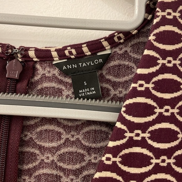 Ann Taylor flutter cap / no sleeve top - Picture 7 of 9